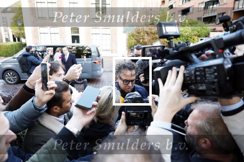 Utrecht 30 oktober 2025
Tweede dag van de rechtszaak tegen Marco Borsato in de rechtbank van Utrecht . Er was ongelofelijk veel pers aanwezig . Marco werd bijgestaan door de advocaten Geert Jan Knoops en Carry Knoops .