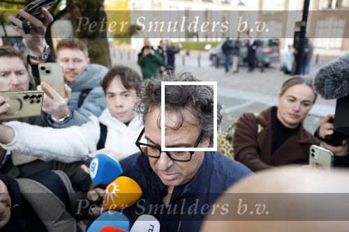 Utrecht 30 oktober 2025
Tweede dag van de rechtszaak tegen Marco Borsato in de rechtbank van Utrecht . Er was ongelofelijk veel pers aanwezig . Marco werd bijgestaan door de advocaten Geert Jan Knoops en Carry Knoops .