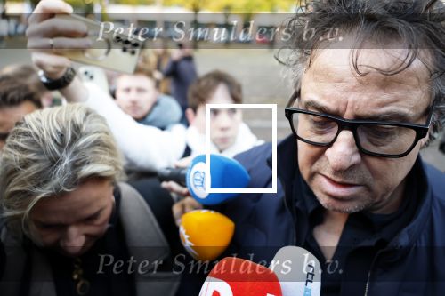 Utrecht 30 oktober 2025
Tweede dag van de rechtszaak tegen Marco Borsato in de rechtbank van Utrecht . Er was ongelofelijk veel pers aanwezig . Marco werd bijgestaan door de advocaten Geert Jan Knoops en Carry Knoops .
