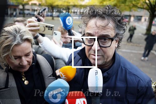 Utrecht 30 oktober 2025
Tweede dag van de rechtszaak tegen Marco Borsato in de rechtbank van Utrecht . Er was ongelofelijk veel pers aanwezig . Marco werd bijgestaan door de advocaten Geert Jan Knoops en Carry Knoops .