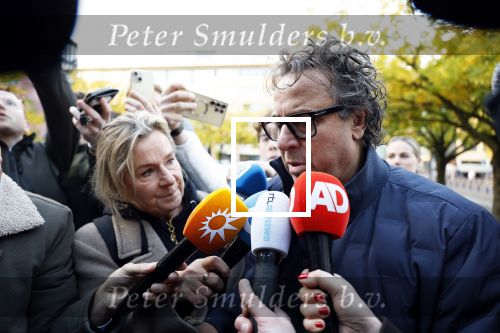 Utrecht 30 oktober 2025
Tweede dag van de rechtszaak tegen Marco Borsato in de rechtbank van Utrecht . Er was ongelofelijk veel pers aanwezig . Marco werd bijgestaan door de advocaten Geert Jan Knoops en Carry Knoops .