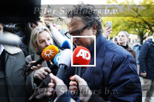 Utrecht 30 oktober 2025
Tweede dag van de rechtszaak tegen Marco Borsato in de rechtbank van Utrecht . Er was ongelofelijk veel pers aanwezig . Marco werd bijgestaan door de advocaten Geert Jan Knoops en Carry Knoops .