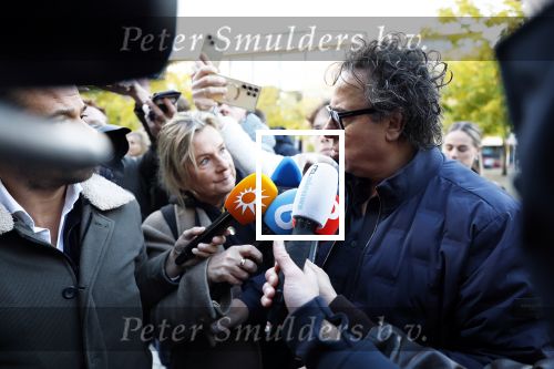 Utrecht 30 oktober 2025
Tweede dag van de rechtszaak tegen Marco Borsato in de rechtbank van Utrecht . Er was ongelofelijk veel pers aanwezig . Marco werd bijgestaan door de advocaten Geert Jan Knoops en Carry Knoops .