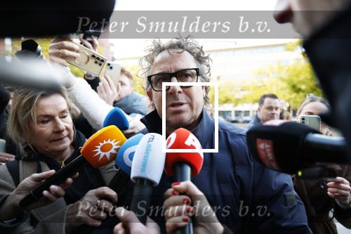 Utrecht 30 oktober 2025
Tweede dag van de rechtszaak tegen Marco Borsato in de rechtbank van Utrecht . Er was ongelofelijk veel pers aanwezig . Marco werd bijgestaan door de advocaten Geert Jan Knoops en Carry Knoops .
