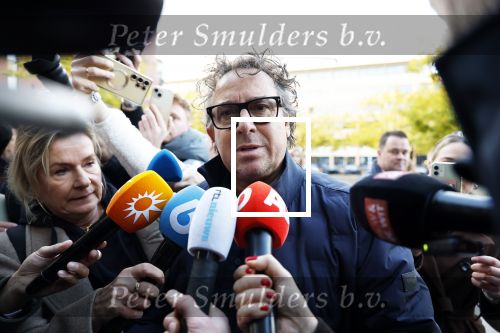 Utrecht 30 oktober 2025
Tweede dag van de rechtszaak tegen Marco Borsato in de rechtbank van Utrecht . Er was ongelofelijk veel pers aanwezig . Marco werd bijgestaan door de advocaten Geert Jan Knoops en Carry Knoops .