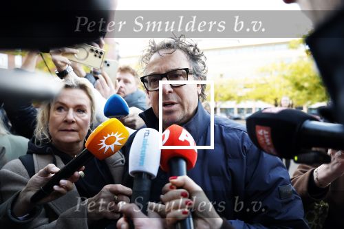 Utrecht 30 oktober 2025
Tweede dag van de rechtszaak tegen Marco Borsato in de rechtbank van Utrecht . Er was ongelofelijk veel pers aanwezig . Marco werd bijgestaan door de advocaten Geert Jan Knoops en Carry Knoops .