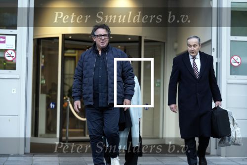 Utrecht 30 oktober 2025
Tweede dag van de rechtszaak tegen Marco Borsato in de rechtbank van Utrecht . Er was ongelofelijk veel pers aanwezig . Marco werd bijgestaan door de advocaten Geert Jan Knoops en Carry Knoops .