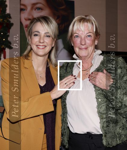 Amsterdam 27 november 2025
Presentatie sieradenlijn Marianne Timmer en Cathelijne Trovato Flamore 98 genaamd bij Palladium . Marianne Timmer en haar moeder