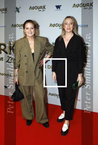 Amsterdam 4 november 2025
Premiere Augurk aan zee in Tuschinski met de cast die bestaat uit oa Monic Hendrickx Martin v Waardenberg Olga Zuiderhoek Jelka v Houten Frank Lammers Peter v d Begin en Tibor Lukacs. Robert v Hemert heeft de titelsong geschreven . marieke Westenenk