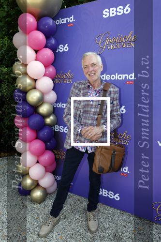 Blaricum 17 oktober 2025
Perspresentatie eerste aflevering Gooische vrouwen met oa aanwezig Linda de Mol Susan Visser Liews Visschedijk Teunie de Brouwer Tommy v Lent Robert de Hoog en Eefje Kuijtzer . Martien en Maxime Meiland
