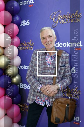 Blaricum 17 oktober 2025
Perspresentatie eerste aflevering Gooische vrouwen met oa aanwezig Linda de Mol Susan Visser Liews Visschedijk Teunie de Brouwer Tommy v Lent Robert de Hoog en Eefje Kuijtzer . Martien en Maxime Meiland