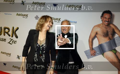 Amsterdam 4 november 2025
Premiere Augurk aan zee in Tuschinski met de cast die bestaat uit oa Monic Hendrickx Martin v Waardenberg Olga Zuiderhoek Jelka v Houten Frank Lammers Peter v d Begin en Tibor Lukacs. Robert v Hemert heeft de titelsong geschreven .