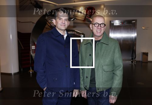 Amsterdam 26 oktober 2025
Boekpresentatie boek over 80 jaar het DeLaMar theater . Simone Kleinsma kreg uit handen van Janine v d Ende en Joop v d Ende het eerste exemplaar. Maurice Wijnen met partner