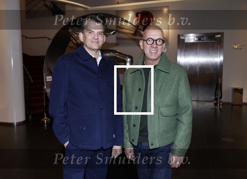 Amsterdam 26 oktober 2025
Boekpresentatie boek over 80 jaar het DeLaMar theater . Simone Kleinsma kreg uit handen van Janine v d Ende en Joop v d Ende het eerste exemplaar. Maurice Wijnen met partner