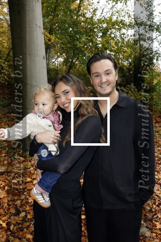 Naarden 3 november 2025
Presentatie nieuwe serie de Frogers met aanwezig Rene Froger Natasja Froger Danny Froger Ann Dominique Wilten Natascha Froger Matthijs Timmermans Charlie Didier Froger Sammy Verheij Maxim Froger en Ruby Celine met hun zoontje.