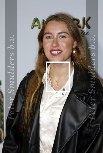 Amsterdam 4 november 2025
Premiere Augurk aan zee in Tuschinski met de cast die bestaat uit oa Monic Hendrickx Martin v Waardenberg Olga Zuiderhoek Jelka v Houten Frank Lammers Peter v d Begin en Tibor Lukacs. Robert v Hemert heeft de titelsong geschreven . Melissa Blaauwendraad
