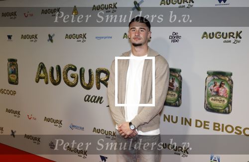 Amsterdam 4 november 2025
Premiere Augurk aan zee in Tuschinski met de cast die bestaat uit oa Monic Hendrickx Martin v Waardenberg Olga Zuiderhoek Jelka v Houten Frank Lammers Peter v d Begin en Tibor Lukacs. Robert v Hemert heeft de titelsong geschreven . Mingus Claessen