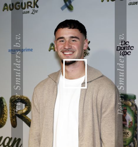 Amsterdam 4 november 2025
Premiere Augurk aan zee in Tuschinski met de cast die bestaat uit oa Monic Hendrickx Martin v Waardenberg Olga Zuiderhoek Jelka v Houten Frank Lammers Peter v d Begin en Tibor Lukacs. Robert v Hemert heeft de titelsong geschreven . Mingus Claessen