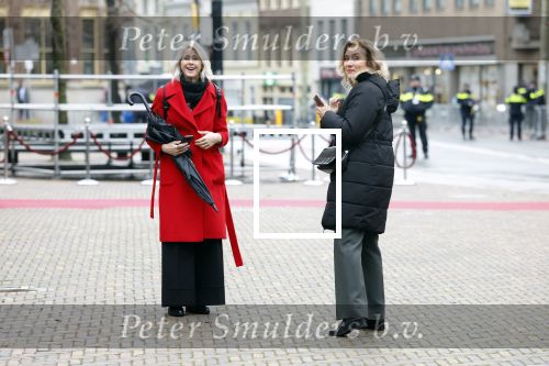 Den Haag 20 november 2025
 Prinses Amalia en haar vader Koning Willem Alexander bij de Grote Kerk, na de Bijzondere Verenigde Vergadering van de Eerste en Tweede Kamer, ter gelegenheid van de tachtigste verjaardag dat het parlement na de Tweede Wereldoorlog voor het eerst weer in gezamenlijkheid bijeenkwam. Eerste Kamervoorzitter Mei Li Vos Tweede Kamervoorzitter Thom van Campenvingen ze op . Mona Keijzer en Vera Bergkamp