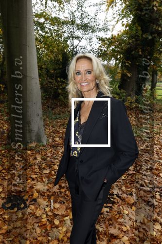 Naarden 3 november 2025
Presentatie nieuwe serie de Frogers met aanwezig Rene Froger Natasja Froger Danny Froger Ann Dominique Wilten Natascha Froger Matthijs Timmermans Charlie Didier Froger Sammy Verheij Maxim Froger en Ruby Celine met hun zoontje.
