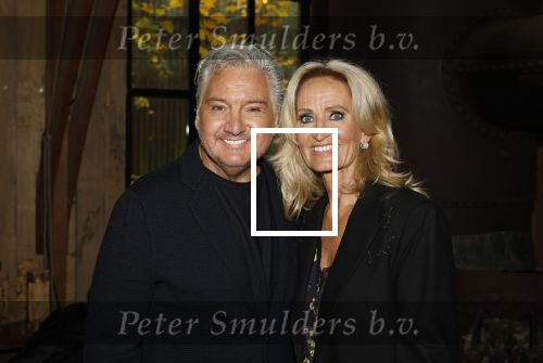 Naarden 3 november 2025
Presentatie nieuwe serie de Frogers met aanwezig Rene Froger Natasja Froger Danny Froger Ann Dominique Wilten Natascha Froger Matthijs Timmermans Charlie Didier Froger Sammy Verheij Maxim Froger en Ruby Celine met hun zoontje.