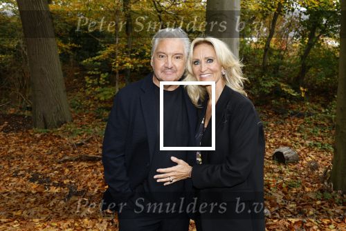 Naarden 3 november 2025
Presentatie nieuwe serie de Frogers met aanwezig Rene Froger Natasja Froger Danny Froger Ann Dominique Wilten Natascha Froger Matthijs Timmermans Charlie Didier Froger Sammy Verheij Maxim Froger en Ruby Celine met hun zoontje.