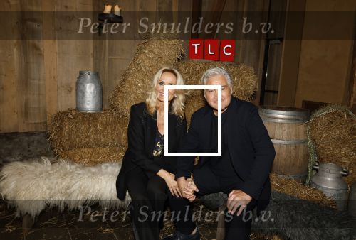 Naarden 3 november 2025
Presentatie nieuwe serie de Frogers met aanwezig Rene Froger Natasja Froger Danny Froger Ann Dominique Wilten Natascha Froger Matthijs Timmermans Charlie Didier Froger Sammy Verheij Maxim Froger en Ruby Celine met hun zoontje.