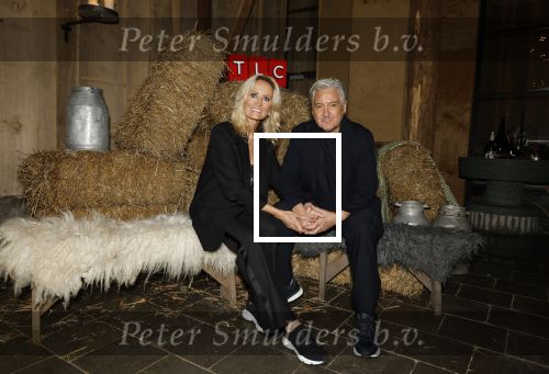 Naarden 3 november 2025
Presentatie nieuwe serie de Frogers met aanwezig Rene Froger Natasja Froger Danny Froger Ann Dominique Wilten Natascha Froger Matthijs Timmermans Charlie Didier Froger Sammy Verheij Maxim Froger en Ruby Celine met hun zoontje.
