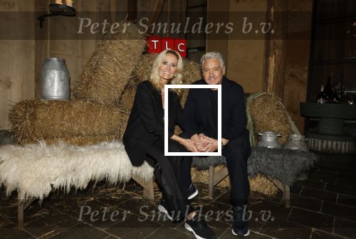 Naarden 3 november 2025
Presentatie nieuwe serie de Frogers met aanwezig Rene Froger Natasja Froger Danny Froger Ann Dominique Wilten Natascha Froger Matthijs Timmermans Charlie Didier Froger Sammy Verheij Maxim Froger en Ruby Celine met hun zoontje.
