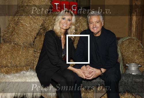 Naarden 3 november 2025
Presentatie nieuwe serie de Frogers met aanwezig Rene Froger Natasja Froger Danny Froger Ann Dominique Wilten Natascha Froger Matthijs Timmermans Charlie Didier Froger Sammy Verheij Maxim Froger en Ruby Celine met hun zoontje.