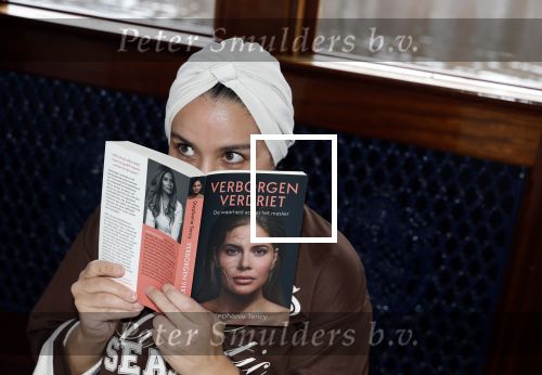 Amsterdam 18 november 2025
Boekpresentatie Stephanie Tency op een mooie salonboot. Nora Akachar