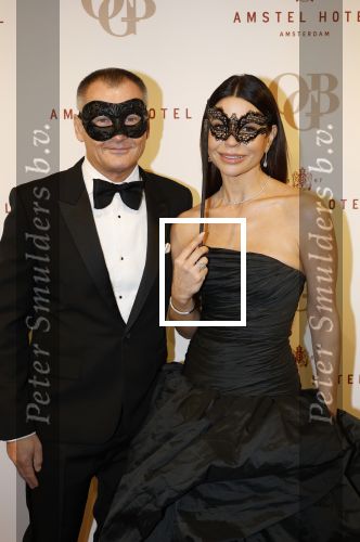 Amsterdam 26 november 2025
Olcay Gulsen geeft een groot feest ( Gemaskerd bal) in het Amstel Hotel. Olcay Gulsen en partner Eelko v Kooten
