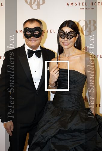 Amsterdam 26 november 2025
Olcay Gulsen geeft een groot feest ( Gemaskerd bal) in het Amstel Hotel. Olcay Gulsen en partner Eelko v Kooten