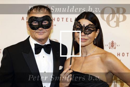 Amsterdam 26 november 2025
Olcay Gulsen geeft een groot feest ( Gemaskerd bal) in het Amstel Hotel. Olcay Gulsen en partner Eelko v Kooten