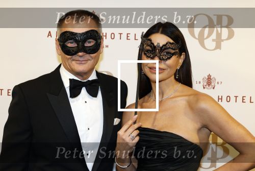 Amsterdam 26 november 2025
Olcay Gulsen geeft een groot feest ( Gemaskerd bal) in het Amstel Hotel. Olcay Gulsen en partner Eelko v Kooten
