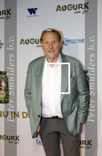 Amsterdam 4 november 2025
Premiere Augurk aan zee in Tuschinski met de cast die bestaat uit oa Monic Hendrickx Martin v Waardenberg Olga Zuiderhoek Jelka v Houten Frank Lammers Peter v d Begin en Tibor Lukacs. Robert v Hemert heeft de titelsong geschreven .