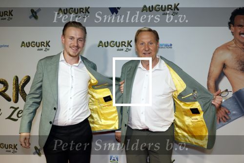 Amsterdam 4 november 2025
Premiere Augurk aan zee in Tuschinski met de cast die bestaat uit oa Monic Hendrickx Martin v Waardenberg Olga Zuiderhoek Jelka v Houten Frank Lammers Peter v d Begin en Tibor Lukacs. Robert v Hemert heeft de titelsong geschreven . Oos Kesbeke met zijn zoon Silvian Kesbeke