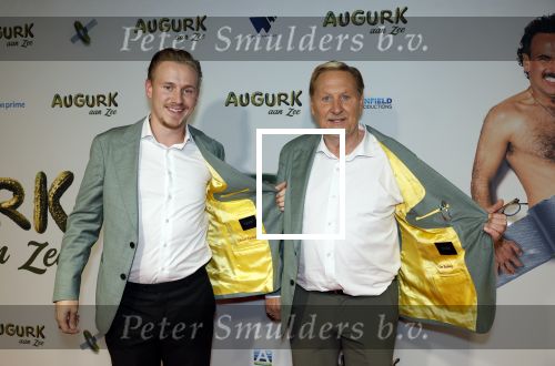 Amsterdam 4 november 2025
Premiere Augurk aan zee in Tuschinski met de cast die bestaat uit oa Monic Hendrickx Martin v Waardenberg Olga Zuiderhoek Jelka v Houten Frank Lammers Peter v d Begin en Tibor Lukacs. Robert v Hemert heeft de titelsong geschreven . Oos Kesbeke met zijn zoon Silvian Kesbeke