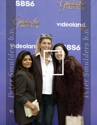 Blaricum 17 oktober 2025
Perspresentatie eerste aflevering Gooische vrouwen met oa aanwezig Linda de Mol Susan Visser Liews Visschedijk Teunie de Brouwer Tommy v Lent Robert de Hoog en Eefje Kuijtzer . Paulien Wingelaar Leslie Keijzer Kimberley Bosman