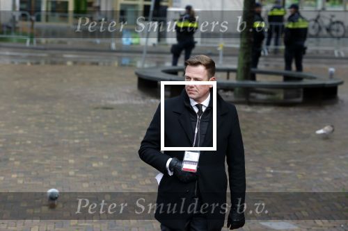 Den Haag 20 november 2025
 Prinses Amalia en haar vader Koning Willem Alexander bij de Grote Kerk, na de Bijzondere Verenigde Vergadering van de Eerste en Tweede Kamer, ter gelegenheid van de tachtigste verjaardag dat het parlement na de Tweede Wereldoorlog voor het eerst weer in gezamenlijkheid bijeenkwam. Eerste Kamervoorzitter Mei Li Vos Tweede Kamervoorzitter Thom van Campenvingen ze op .