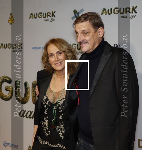 Amsterdam 4 november 2025
Premiere Augurk aan zee in Tuschinski met de cast die bestaat uit oa Monic Hendrickx Martin v Waardenberg Olga Zuiderhoek Jelka v Houten Frank Lammers Peter v d Begin en Tibor Lukacs. Robert v Hemert heeft de titelsong geschreven .