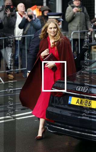 Den Haag 20 november 2025
 Prinses Amalia en haar vader Koning Willem Alexander bij de Grote Kerk, na de Bijzondere Verenigde Vergadering van de Eerste en Tweede Kamer, ter gelegenheid van de tachtigste verjaardag dat het parlement na de Tweede Wereldoorlog voor het eerst weer in gezamenlijkheid bijeenkwam. Eerste Kamervoorzitter Mei Li Vos Tweede Kamervoorzitter Thom van Campenvingen ze op .