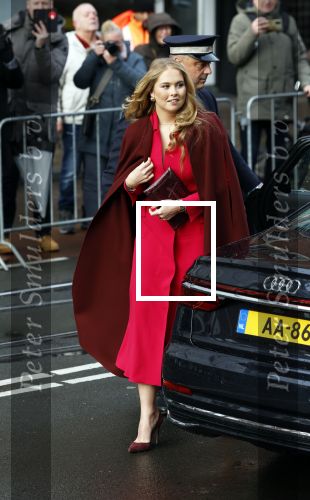 Den Haag 20 november 2025
 Prinses Amalia en haar vader Koning Willem Alexander bij de Grote Kerk, na de Bijzondere Verenigde Vergadering van de Eerste en Tweede Kamer, ter gelegenheid van de tachtigste verjaardag dat het parlement na de Tweede Wereldoorlog voor het eerst weer in gezamenlijkheid bijeenkwam. Eerste Kamervoorzitter Mei Li Vos Tweede Kamervoorzitter Thom van Campenvingen ze op .