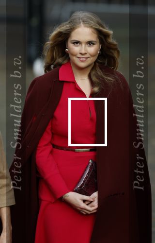 Den Haag 20 november 2025
 Prinses Amalia en haar vader Koning Willem Alexander bij de Grote Kerk, na de Bijzondere Verenigde Vergadering van de Eerste en Tweede Kamer, ter gelegenheid van de tachtigste verjaardag dat het parlement na de Tweede Wereldoorlog voor het eerst weer in gezamenlijkheid bijeenkwam. Eerste Kamervoorzitter Mei Li Vos Tweede Kamervoorzitter Thom van Campenvingen ze op .