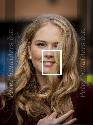 Den Haag 20 november 2025
 Prinses Amalia en haar vader Koning Willem Alexander bij de Grote Kerk, na de Bijzondere Verenigde Vergadering van de Eerste en Tweede Kamer, ter gelegenheid van de tachtigste verjaardag dat het parlement na de Tweede Wereldoorlog voor het eerst weer in gezamenlijkheid bijeenkwam. Eerste Kamervoorzitter Mei Li Vos Tweede Kamervoorzitter Thom van Campenvingen ze op .