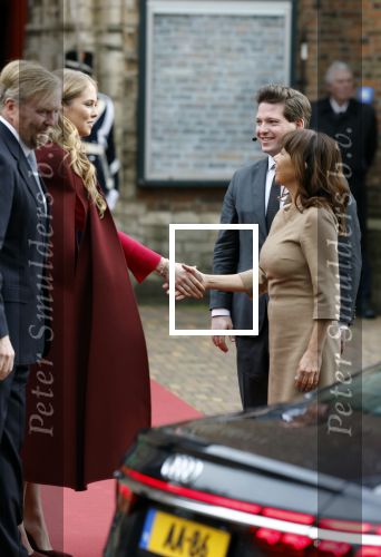 Den Haag 20 november 2025
 Prinses Amalia en haar vader Koning Willem Alexander bij de Grote Kerk, na de Bijzondere Verenigde Vergadering van de Eerste en Tweede Kamer, ter gelegenheid van de tachtigste verjaardag dat het parlement na de Tweede Wereldoorlog voor het eerst weer in gezamenlijkheid bijeenkwam. Eerste Kamervoorzitter Mei Li Vos Tweede Kamervoorzitter Thom van Campenvingen ze op .