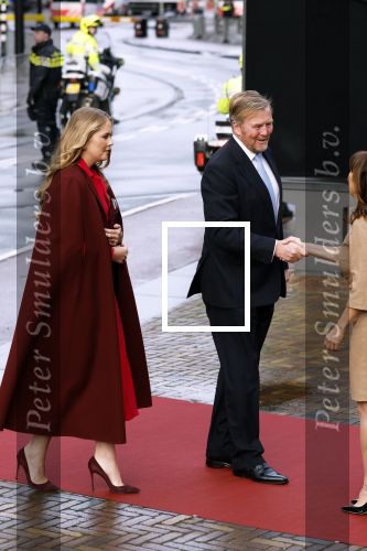 Den Haag 20 november 2025
 Prinses Amalia en haar vader Koning Willem Alexander bij de Grote Kerk, na de Bijzondere Verenigde Vergadering van de Eerste en Tweede Kamer, ter gelegenheid van de tachtigste verjaardag dat het parlement na de Tweede Wereldoorlog voor het eerst weer in gezamenlijkheid bijeenkwam. Eerste Kamervoorzitter Mei Li Vos Tweede Kamervoorzitter Thom van Campenvingen ze op .