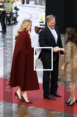 Den Haag 20 november 2025
 Prinses Amalia en haar vader Koning Willem Alexander bij de Grote Kerk, na de Bijzondere Verenigde Vergadering van de Eerste en Tweede Kamer, ter gelegenheid van de tachtigste verjaardag dat het parlement na de Tweede Wereldoorlog voor het eerst weer in gezamenlijkheid bijeenkwam. Eerste Kamervoorzitter Mei Li Vos Tweede Kamervoorzitter Thom van Campenvingen ze op .