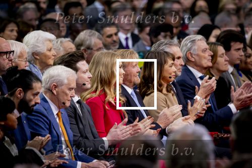 Den Haag 20 november 2025
 Prinses Amalia en haar vader Koning Willem Alexander bij de Grote Kerk, na de Bijzondere Verenigde Vergadering van de Eerste en Tweede Kamer, ter gelegenheid van de tachtigste verjaardag dat het parlement na de Tweede Wereldoorlog voor het eerst weer in gezamenlijkheid bijeenkwam. Eerste Kamervoorzitter Mei Li Vos Tweede Kamervoorzitter Thom van Campenvingen ze op .