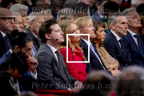 Den Haag 20 november 2025
 Prinses Amalia en haar vader Koning Willem Alexander bij de Grote Kerk, na de Bijzondere Verenigde Vergadering van de Eerste en Tweede Kamer, ter gelegenheid van de tachtigste verjaardag dat het parlement na de Tweede Wereldoorlog voor het eerst weer in gezamenlijkheid bijeenkwam. Eerste Kamervoorzitter Mei Li Vos Tweede Kamervoorzitter Thom van Campenvingen ze op .
